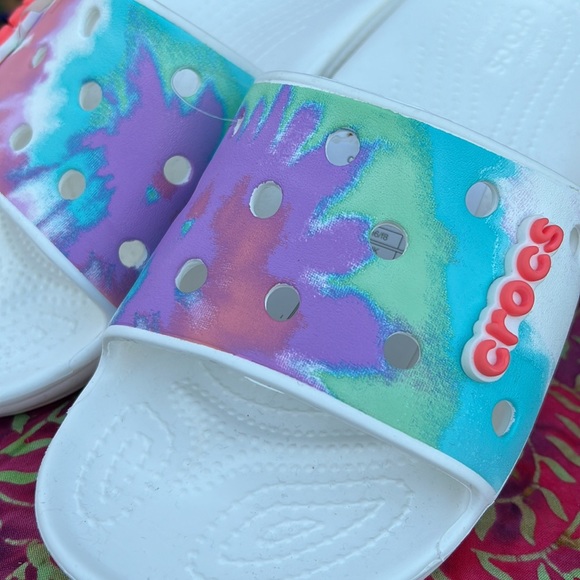 New Crocs Colorful Tie Dye Slide Sandals - Picture 14 of 16
